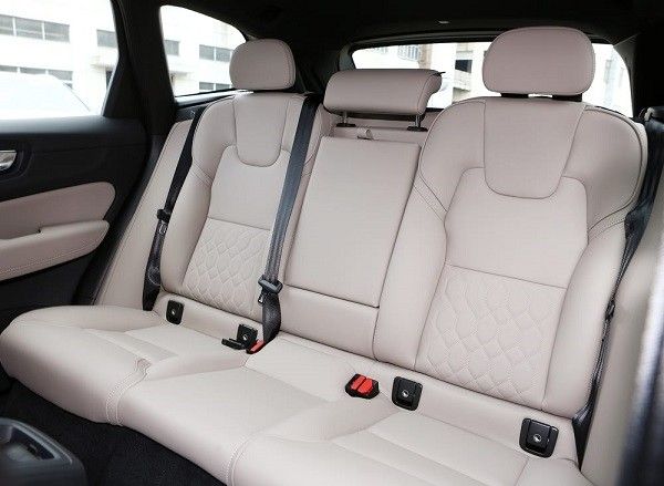 新款沃尔沃XC60新车报价落地价格参数配置