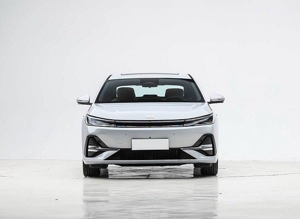 吉利银河A7开启预售落地价格参数配置油耗续航