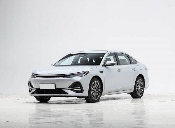 吉利银河A7开启预售落地价格参数配置油耗续航