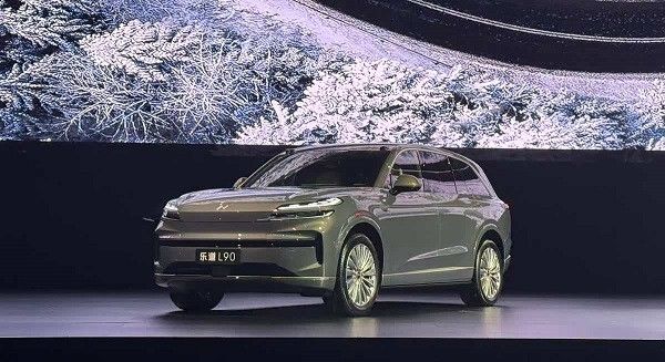 乐道L90预售价格27.99万元起电池租用方案19.39万元起