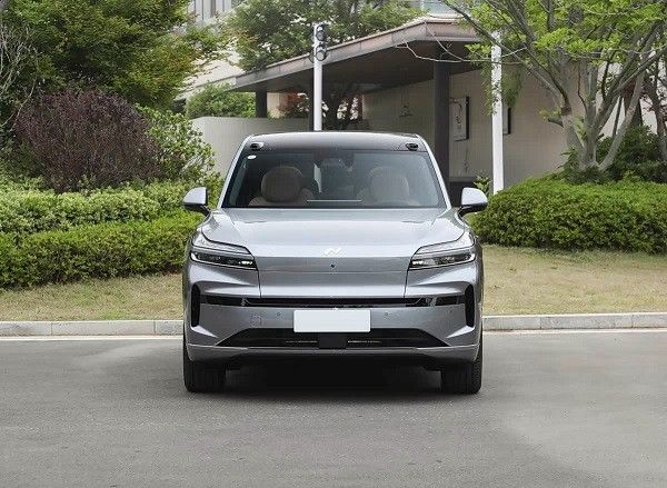 乐道L90预售价格27.99万元起电池租用方案19.39万元起