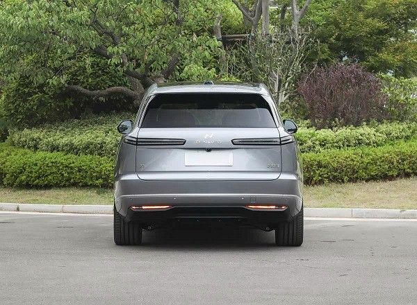 乐道L90预售价格27.99万元起电池租用方案19.39万元起