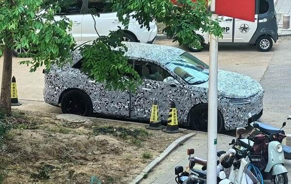 智界全新大型SUV测试谍照曝光智界R9上市时间价格多少钱