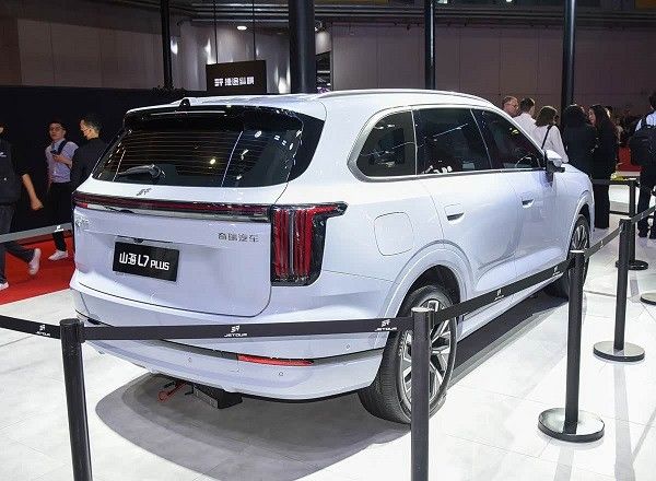 中型SUV捷途山海L7 PLUS内饰官图发布提供5座/7座版本