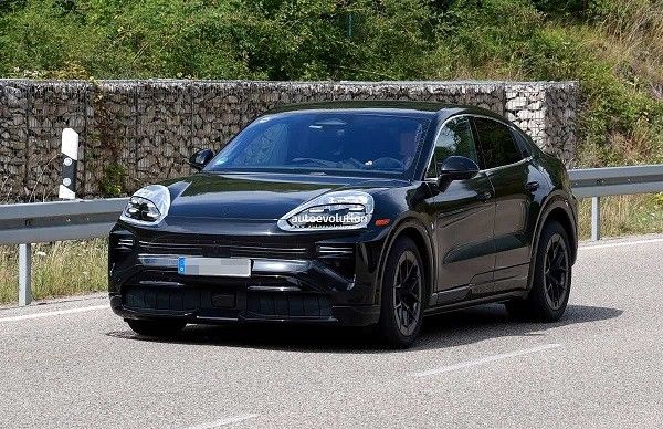 全新保时捷Cayenne Coupe EV最新谍照什么时候上市