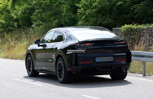 全新保时捷Cayenne Coupe EV最新谍照什么时候上市
