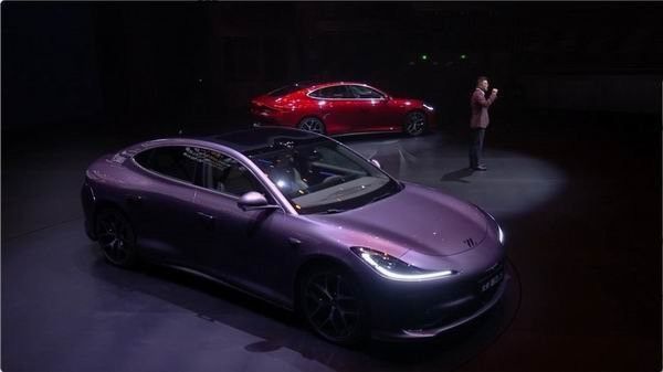 智己L6小红书联名版限量1000台限时权益价为21.49万元起