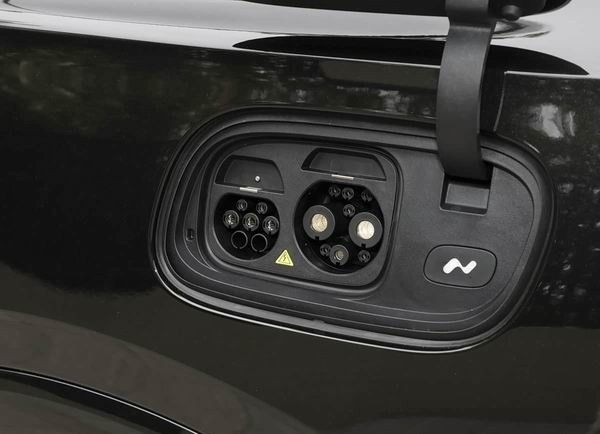 纯电动大型SUV乐道L90上市6座版8月1日交付7座版9月交付