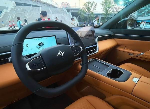 奕派2026款eπ008六座版正式上市限时售价17.36-19.06万元