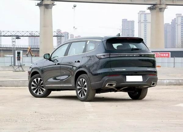 2025款瑞虎8 PLUS经典版上市价格11.99-12.29万元5座/7座可选