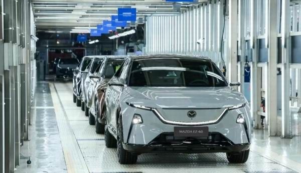 纯电增程SUV长安马自达EZ-60南京下线什么时候上市多少钱