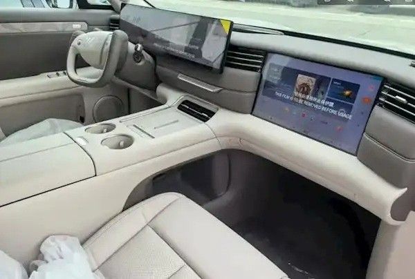 新一代智己LS6内饰曝光大五座SUV搭载智己恒星超级增程技术