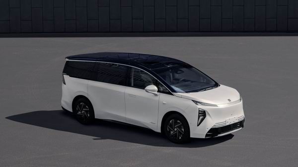 百万级豪华MPV别克GL8 ENCASA纯电版提供六座、七座可选择