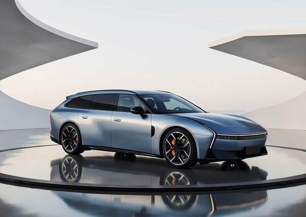 全新小鹏P7旅行版贴近GT-R小鹏P7性能版参数配置