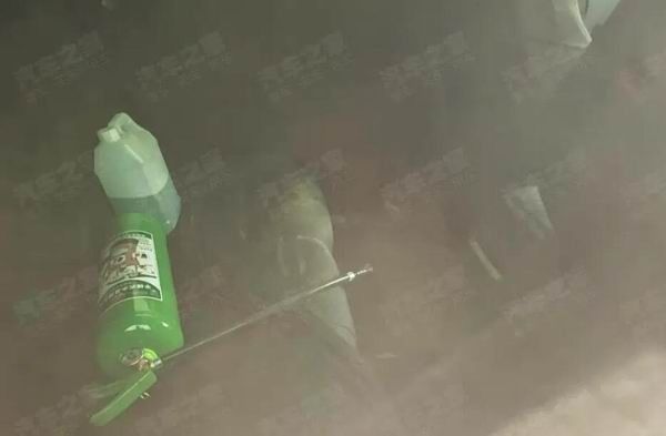 吉利银河星耀6 EM-i内饰谍照曝光参数配置采用家族式设计风格