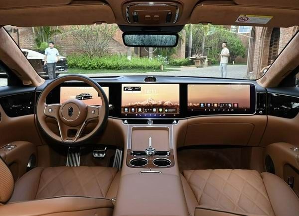 尊界S8008月推出OTA升级新增后排指哪控哪等功能