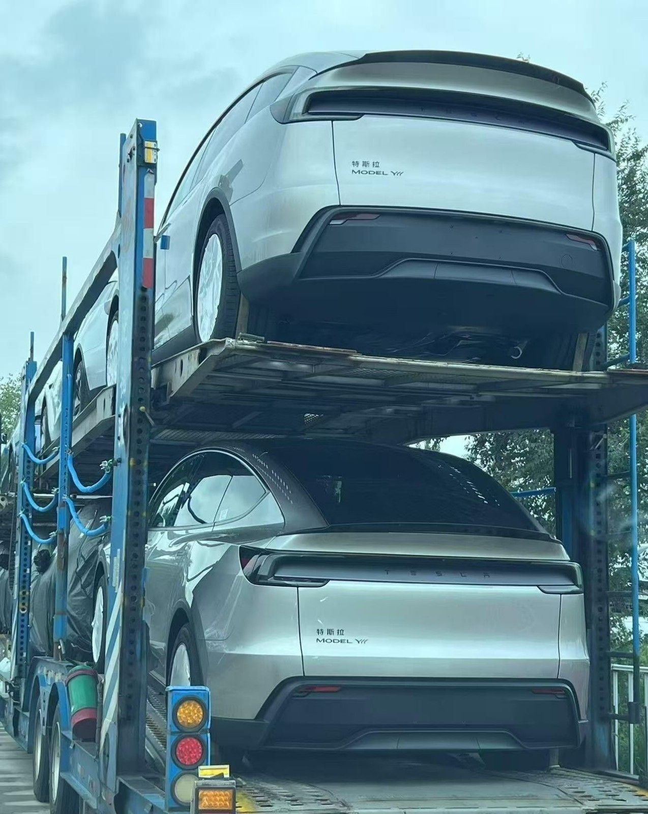 特斯拉Model Y L无伪装展车已发往门店加长版即将上市