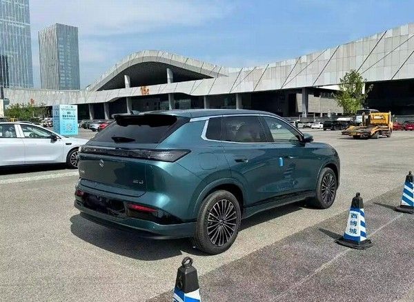 东风风神L8详细参数配置油电混合suv价格多少钱
