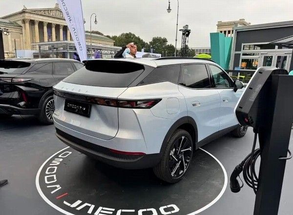 奇瑞JAECOO海外独立品牌海外独有车型设计很新潮