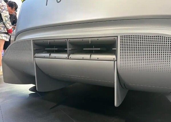 现代Concept THREE概念车亮相量产版为现代IONIQ 3
