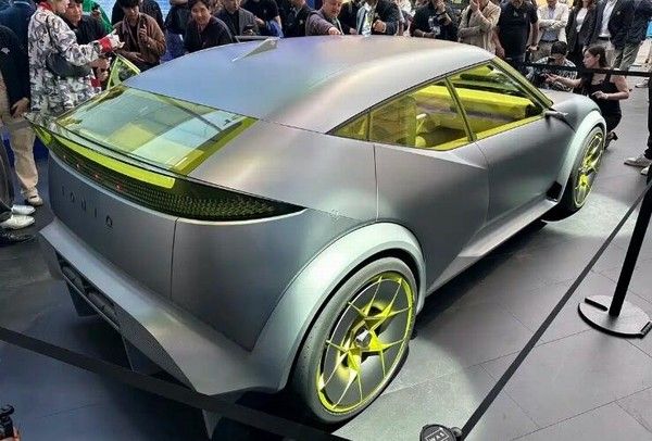 现代Concept THREE概念车亮相量产版为现代IONIQ 3