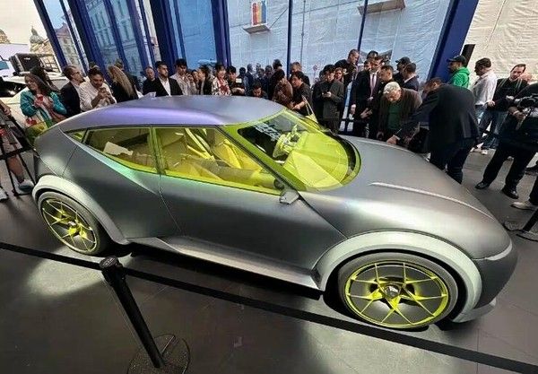 现代Concept THREE概念车亮相量产版为现代IONIQ 3