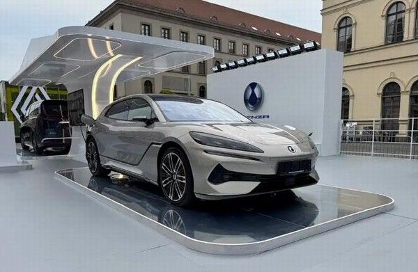 2025慕尼黑车展腾势Z9GT/腾势D9等多款车型正式完成亮相