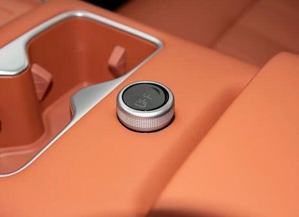 全新中大型SUV方程豹钛7价格17.98-21.98万元