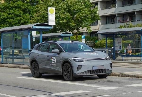 元戎启行最新一代辅助驾驶平台DeepRoute IO 2.0和自研VLA模型