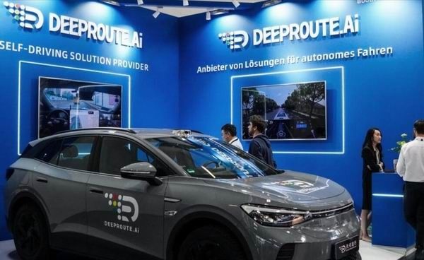 元戎启行最新一代辅助驾驶平台DeepRoute IO 2.0和自研VLA模型