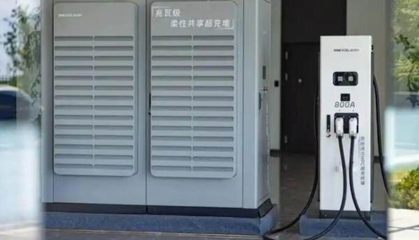 梅赛德斯-奔驰展示其首个兆瓦级充电技术革新新能源汽车续航