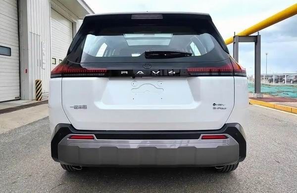 全新丰田RAV4新车采用全新设计风格2.0L混动加入