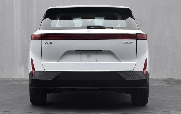 哈啰Robotaxi自研车型曝光首车亮相2000TOPS算力
