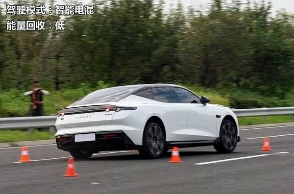 领克10 EM-P怎么样全系四驱中大型车价格16.38万起