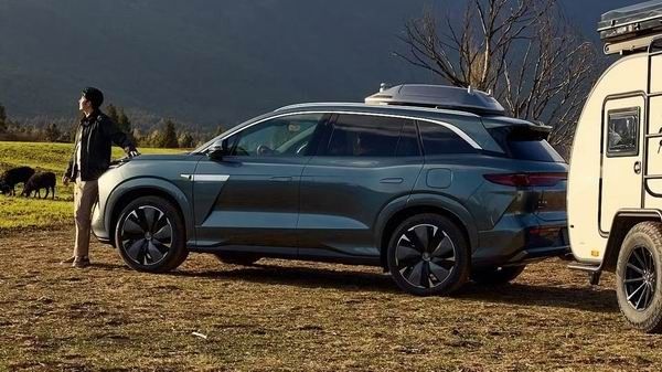 比亚迪海狮8路测曝光7座混动suv家用车型推荐