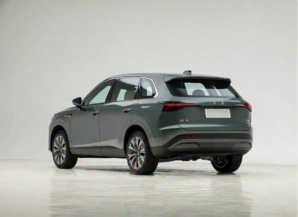 插混中型SUV红旗HS6 PHEV实车亮相纯电续航205km