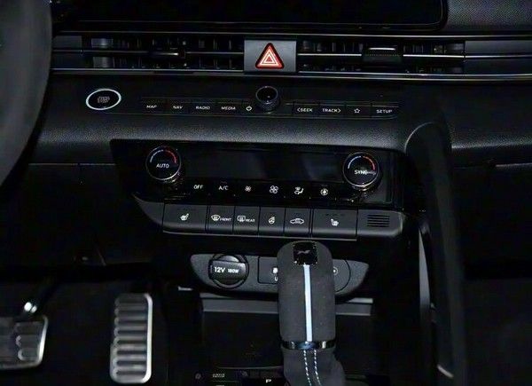 现代Elantra N TCR Edition上市价格29.88万元