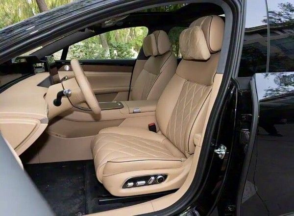 中大型旅行车享界S9T正式交付用户价格30.98万元起
