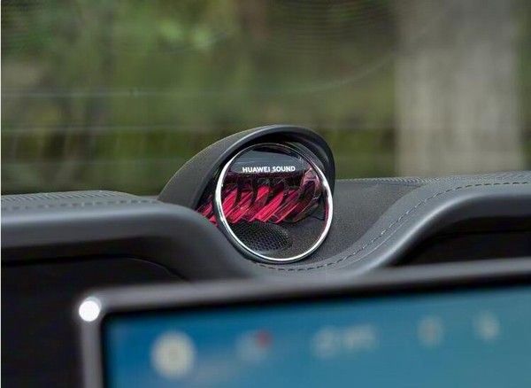 中大型旅行车享界S9T正式交付用户价格30.98万元起