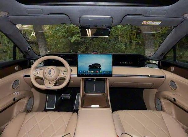 中大型旅行车享界S9T正式交付用户价格30.98万元起