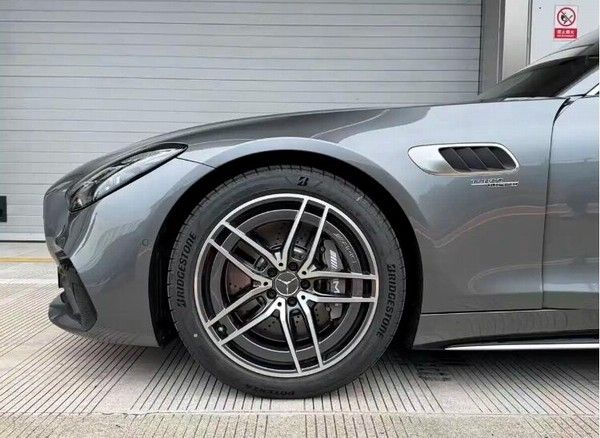 梅赛德斯-奔驰AMG GT 50正式上市价格99.8万元