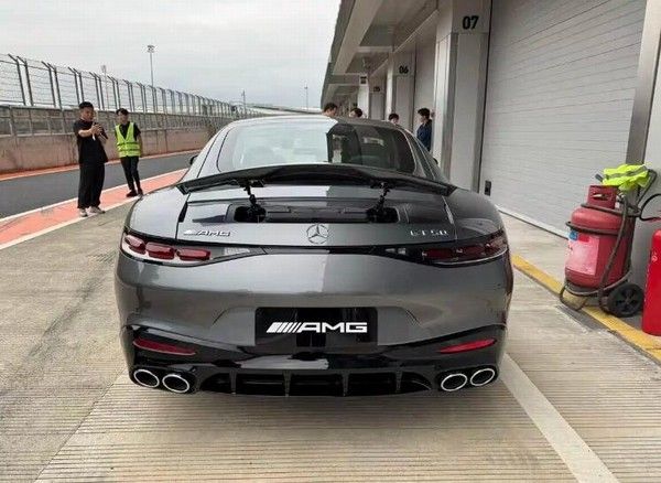 梅赛德斯-奔驰AMG GT 50正式上市价格99.8万元