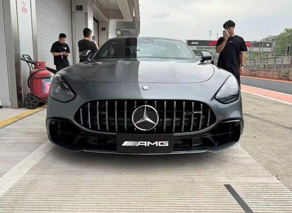 梅赛德斯-奔驰AMG GT 50正式上市价格99.8万元