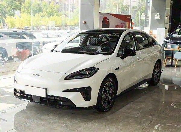 新款AION RT上市价格8.58万起全系标配宁德时代电池