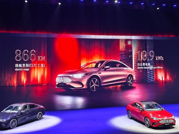 奔驰联手Momenta推智能驾驶系统支持车位到车位