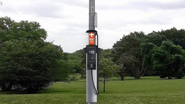 普通路灯改造变身充电桩城市充电省钱环保便利