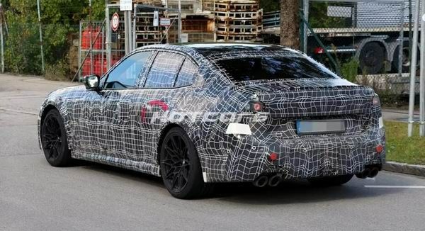 全新宝马M3燃油版谍照曝光搭载3.0T直列六缸发动机