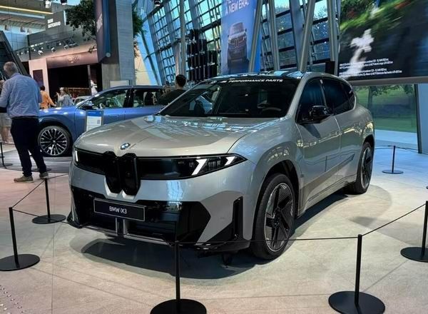 宝马密集产品攻势将在2027年底前推出超40款新车