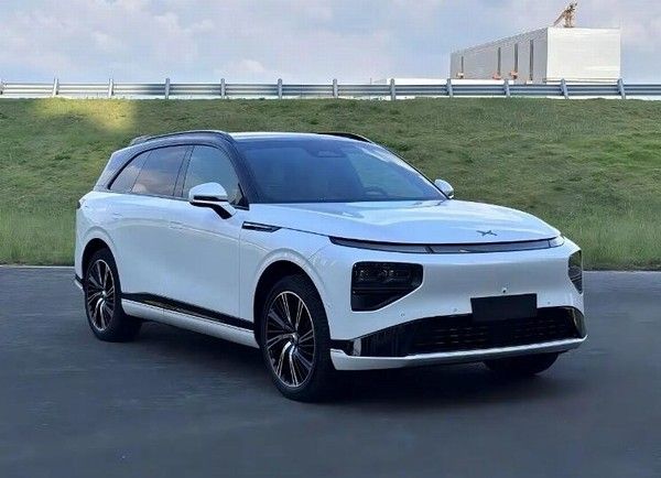 小鹏G9 Ultra版超酷熏黑套件有望配备三颗图灵芯片