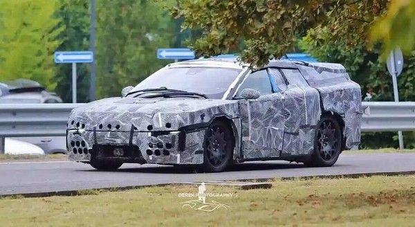 法拉利全新纯电核心技术四电机30000转1000匹